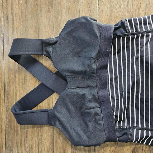 Lululemon On track Singlet Tank Top - Picture 10 of 10